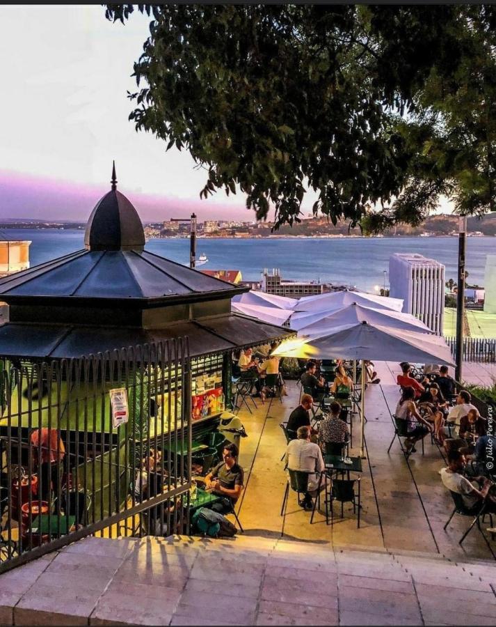 Besthomestay- Caparica Beach Lisbon Almada Dış mekan fotoğraf