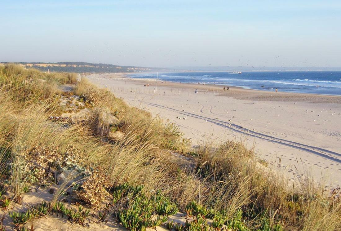 Besthomestay- Caparica Beach Lisbon Almada Dış mekan fotoğraf